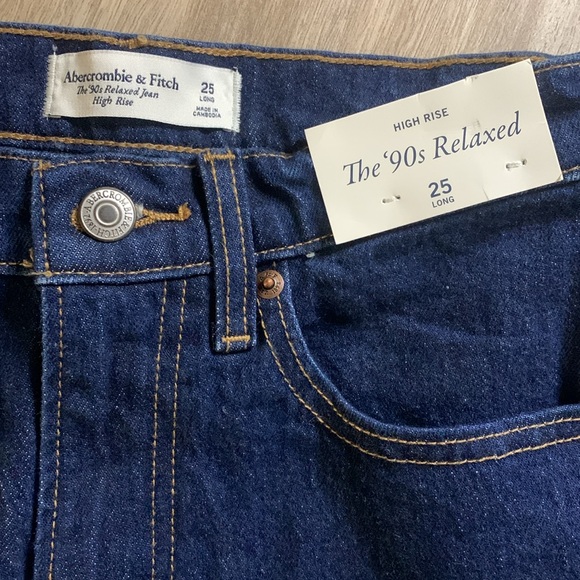 Worn once, Abercrombie & Fitch Dark Blue High-Rise 90s relaxed Jeans size 25 - Picture 2 of 9